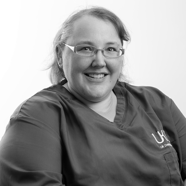 Mrs Dione Cartwright